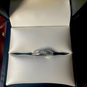 Wedding band. White gold with diamonds.